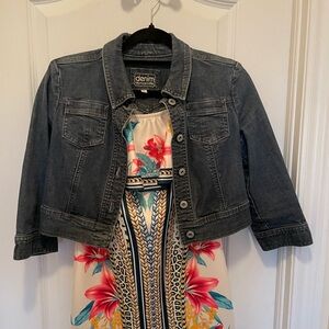 Cute Cropped Denim Jacket with 3/4 sleeves